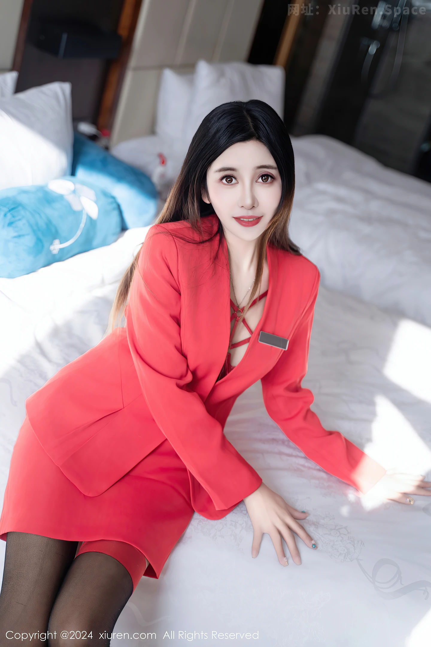 图片[2]-[XiuRen秀人网]VOL.7941 模特夏希性感猩红内衣配黑丝袜秀惹火身材血滴子遮点诱惑写真83P-秀人网官方网站